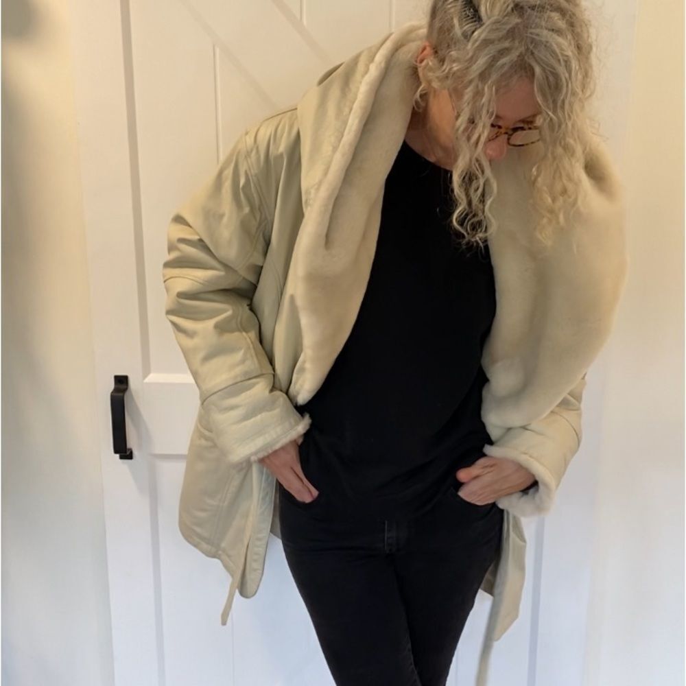 G III‎ Cream Leather Winter Coat Size small